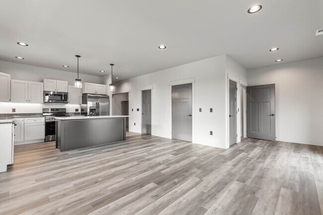 Building Photo - 204 Fletching Way