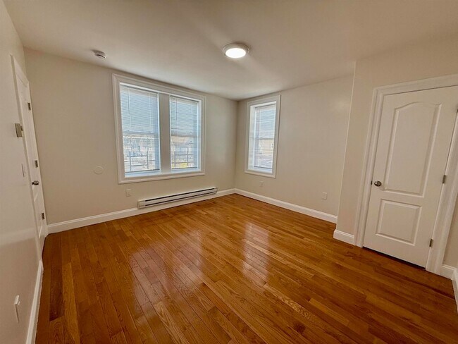 Building Photo - 7222 Broadway