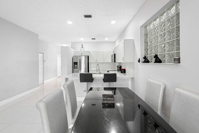 Building Photo - 4812 NW 19th St