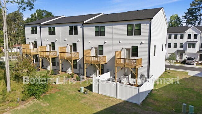 Building Photo - 3606 Elm Grv Ln