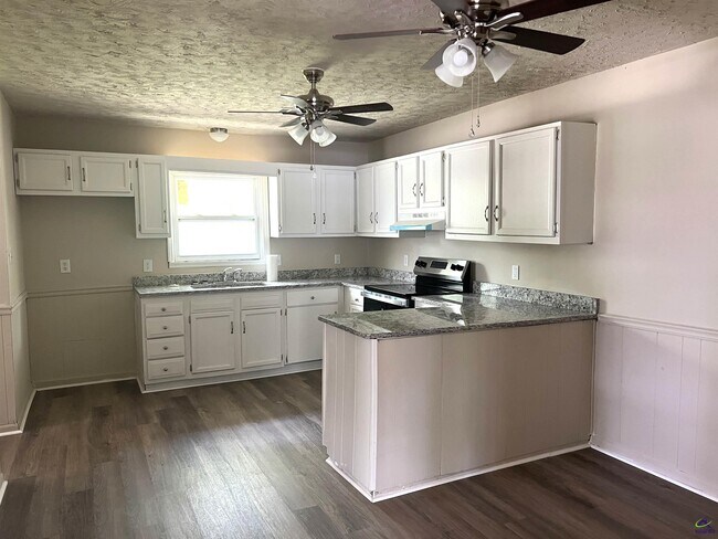 Building Photo - 1169 Sandy Beach Dr