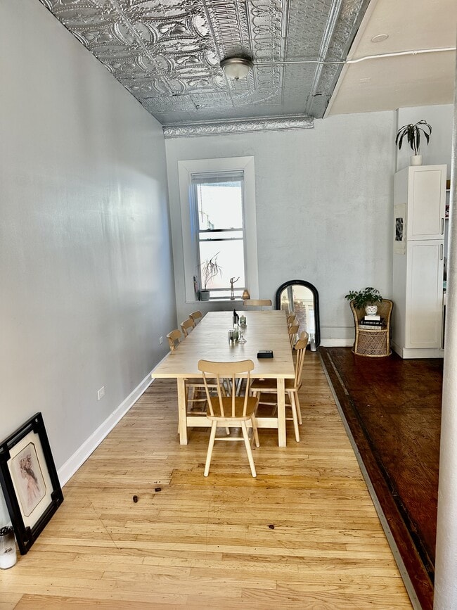 Building Photo - 1714 W 46th St