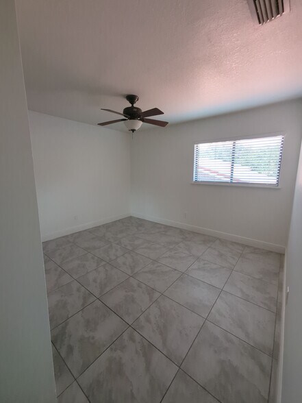 Building Photo - 7536 Fenwick Cove Ln