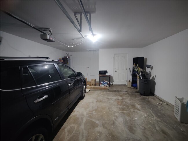 Building Photo - 2715 Ashington Dr