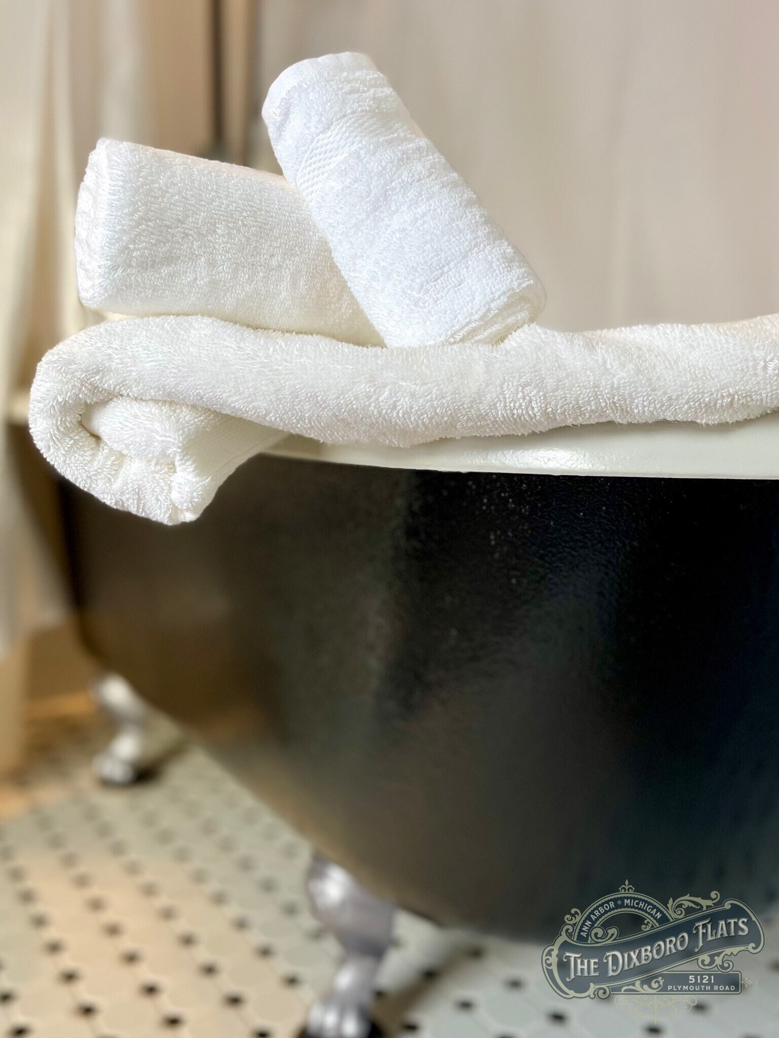 Building Photo - 5121 Plymouth Road