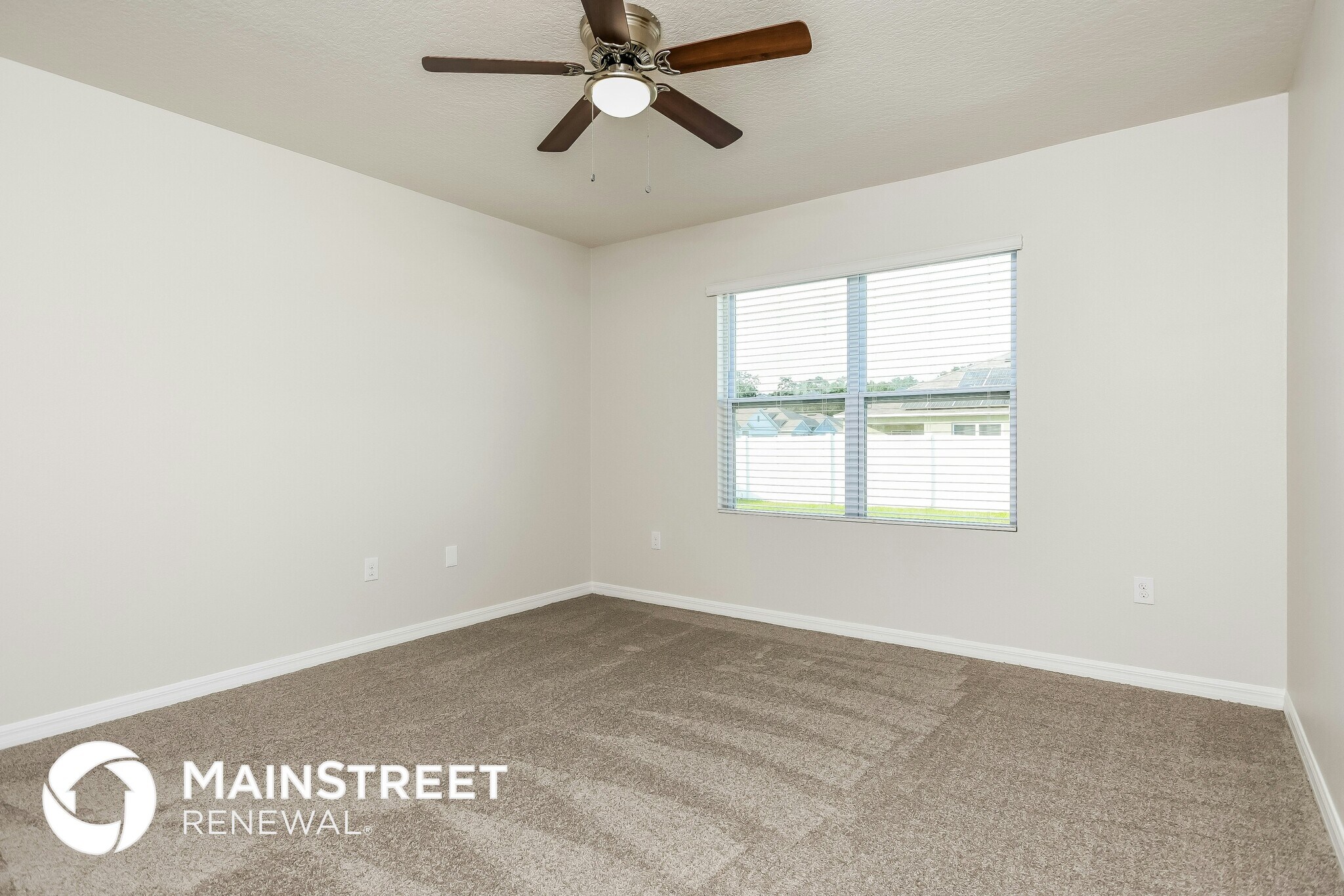 Building Photo - 703 Kindred Ln