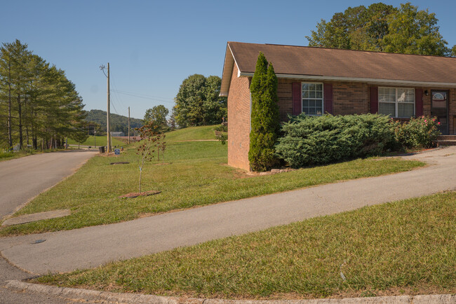 Building Photo - 1029 Rowe St