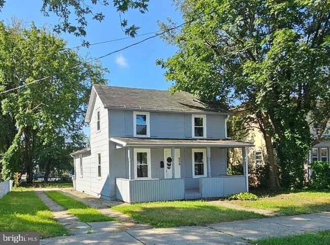 Primary Photo - 629 E Quince St