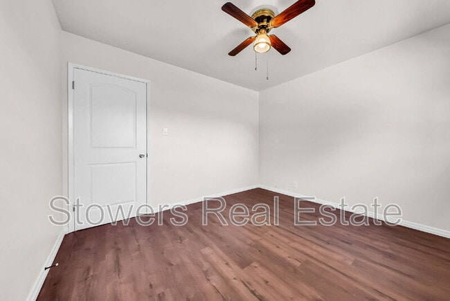 Building Photo - 275 Cameo Dr