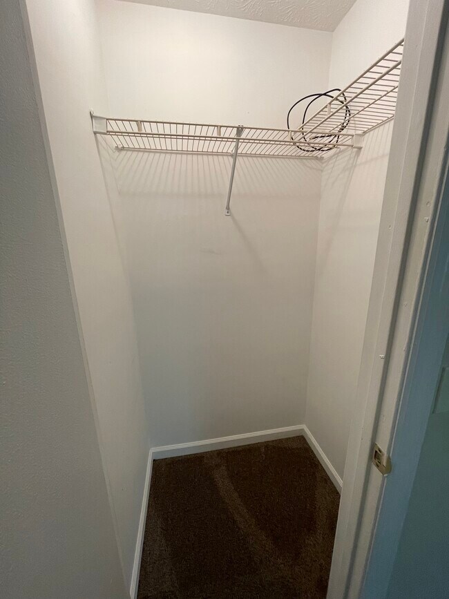 closet - 2930 Lee Rd 430