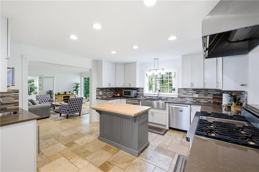 Building Photo - 4115 Glen Devon Dr NW
