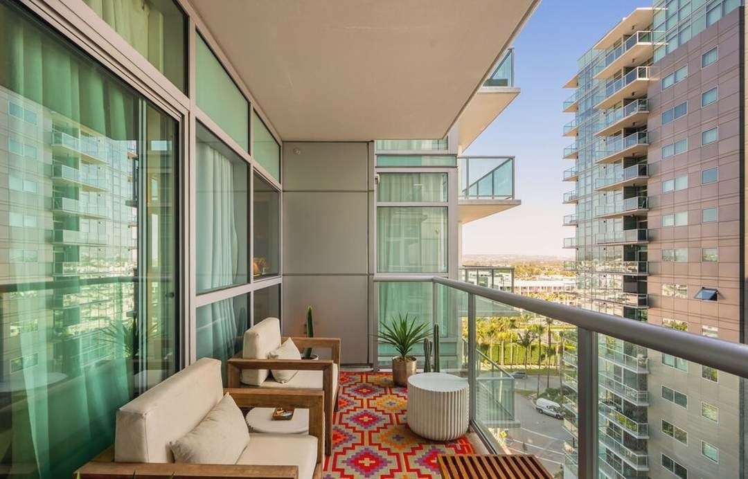 Building Photo - 13700 Marina Pointe Dr