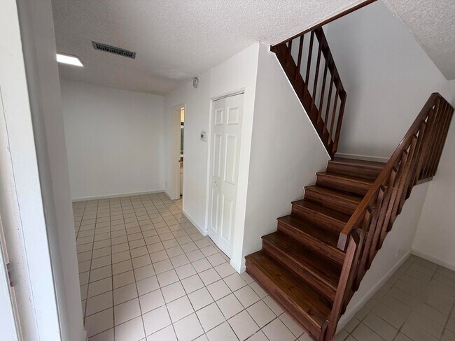 Building Photo - 1640 Forest Lakes Cir