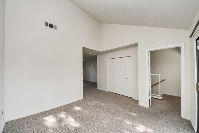 Building Photo - 1059 Country Pl Dr