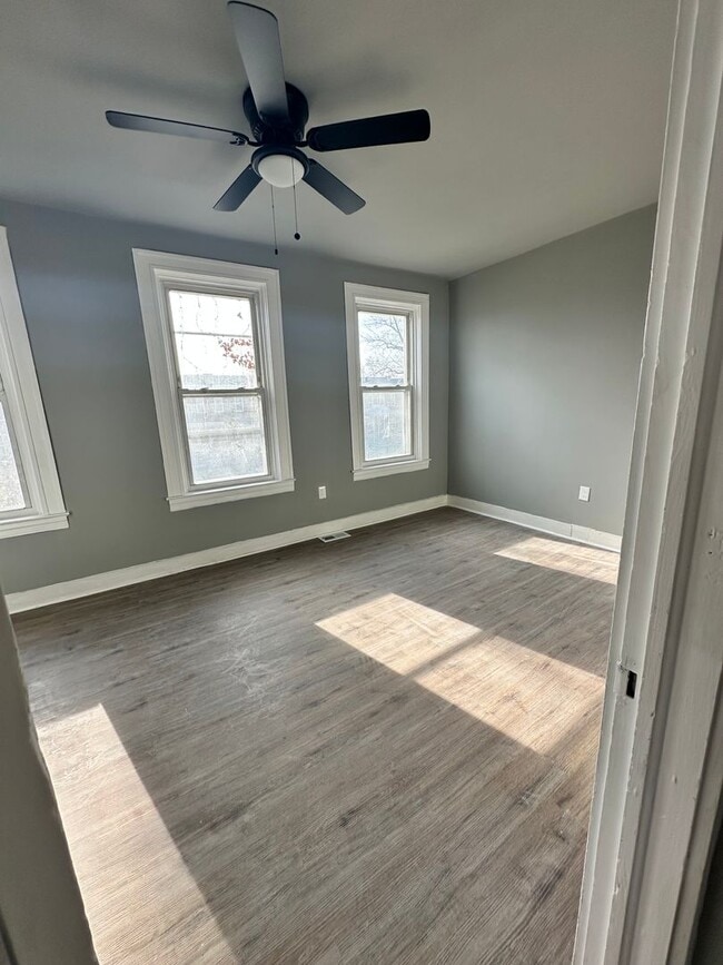 Building Photo - Charming 3-bedroom, 1-bathroom home located in the Cylburn Community