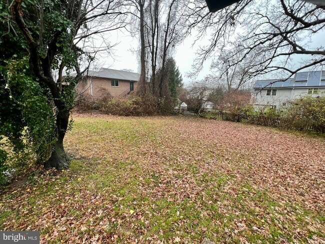 Building Photo - 3712 Lawrence Ave