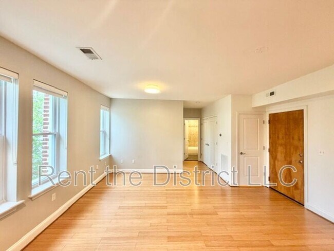 Building Photo - 3318 Sherman Ave NW
