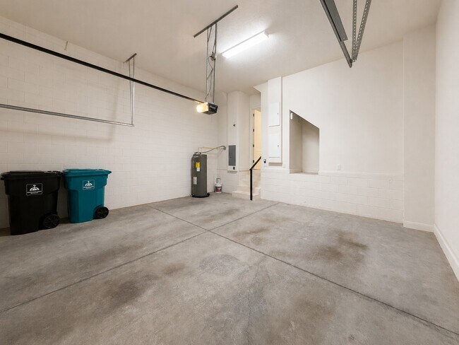 Building Photo - 14225 Walcott Avenue