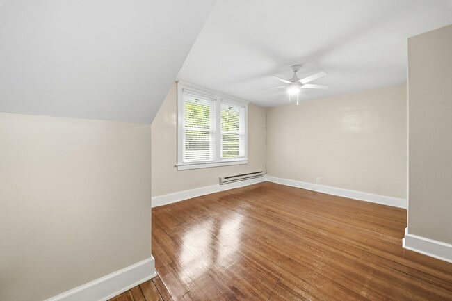 Building Photo - 609 Baldwin Ave