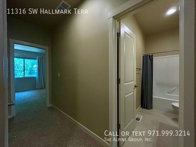 Building Photo - 11316 SW Hallmark Terrace
