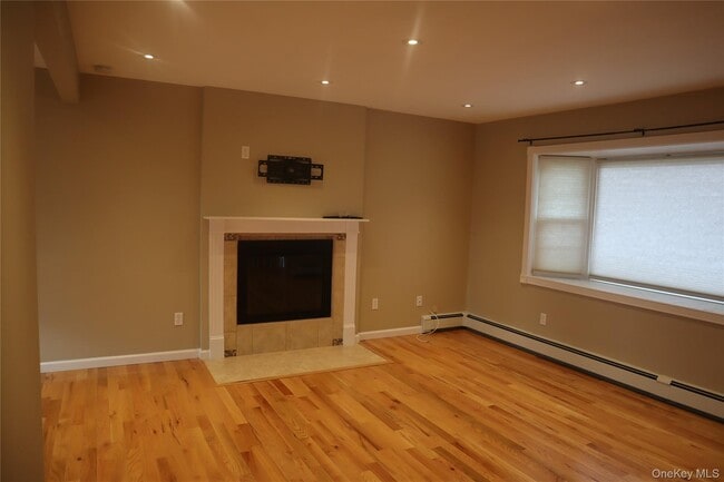 Building Photo - 32 Poplar Dr