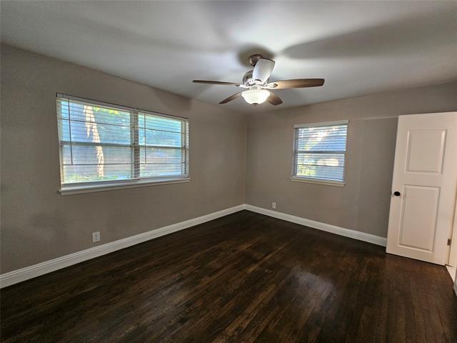 Building Photo - 800 Valley View Dr