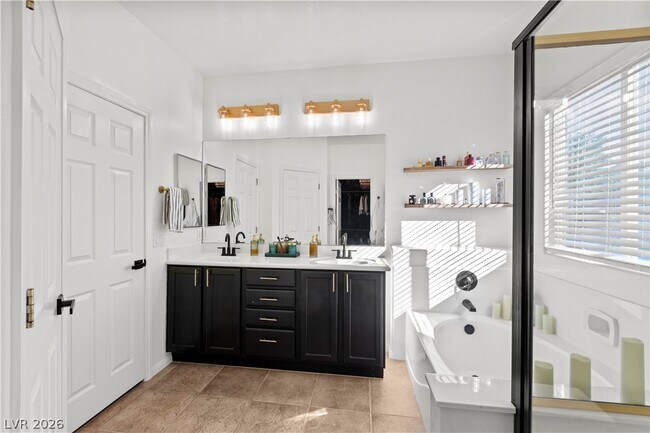 Building Photo - 4346 Prada Pl