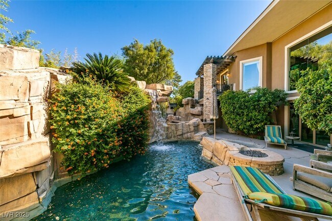 Building Photo - 549 Regents Gate Dr