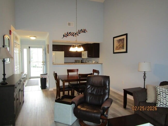 Building Photo - 144 Scotch Broom Dr