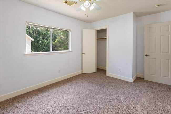 Building Photo - 22014 Soft Pines Ct