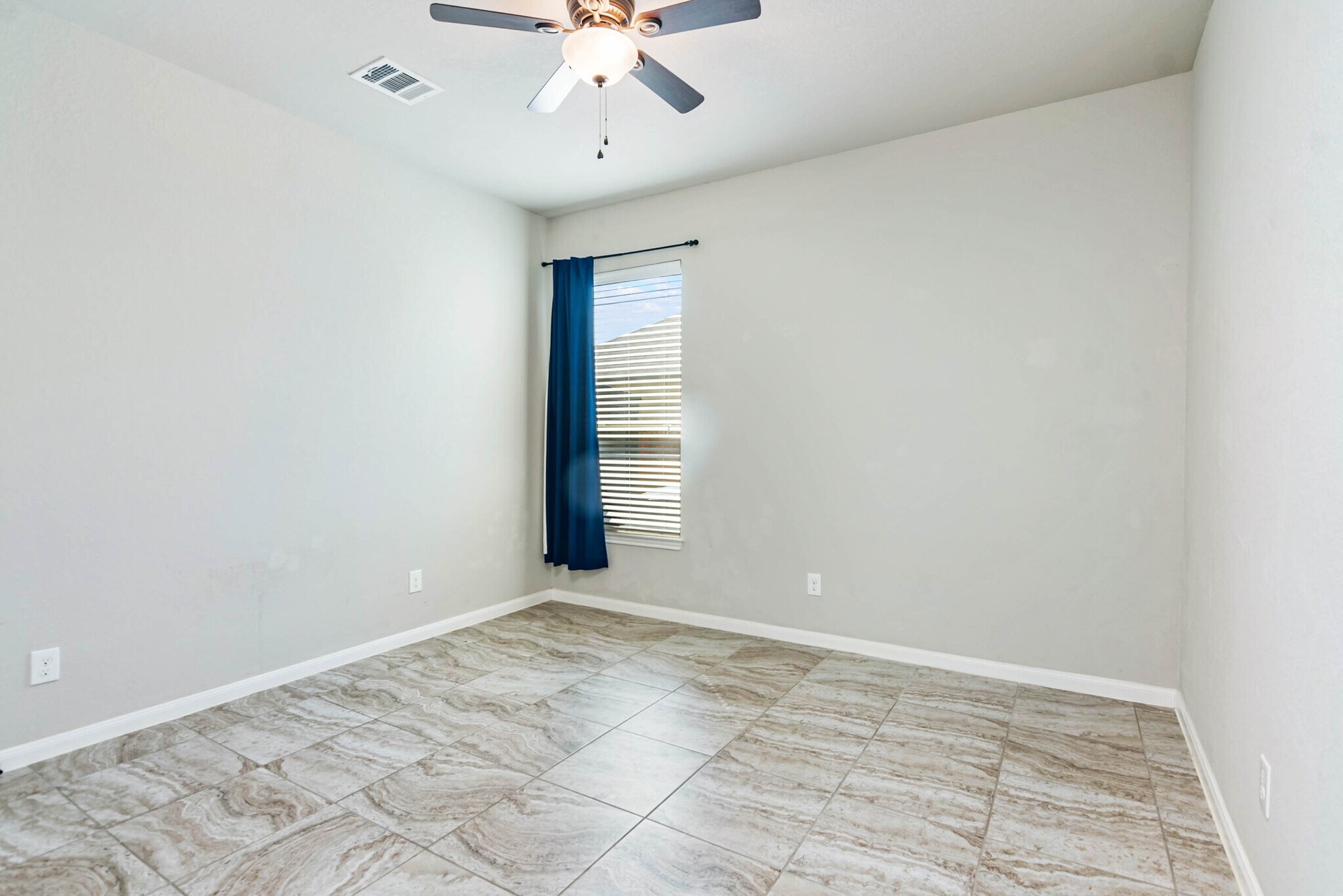 Building Photo - 9870 Mulhouse Dr