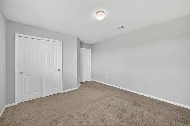Building Photo - 20718 Bandrock Terrace