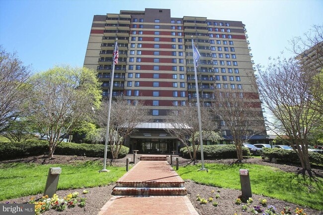 Building Photo - 801 S Pitt St