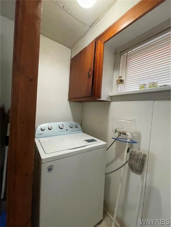 Building Photo - 226 Longnecker St