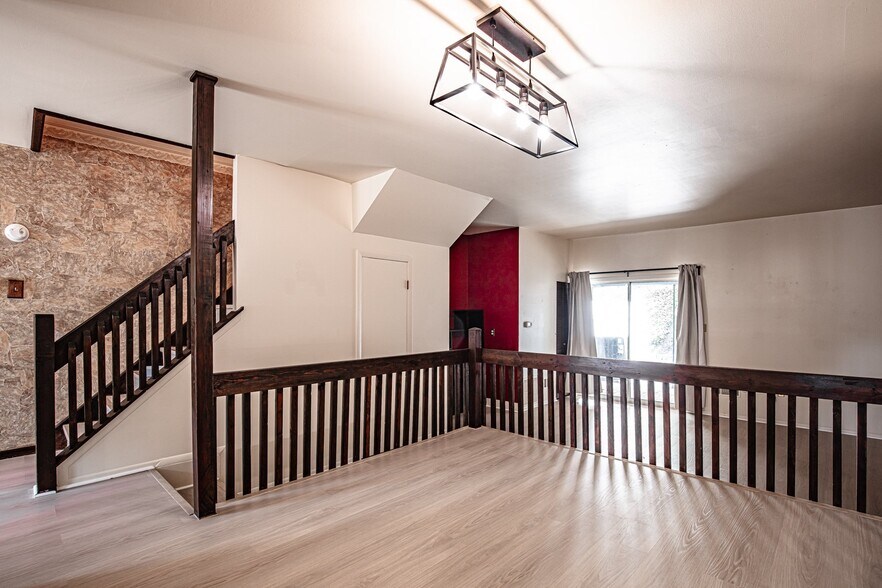 Building Photo - 1026 Fox Run