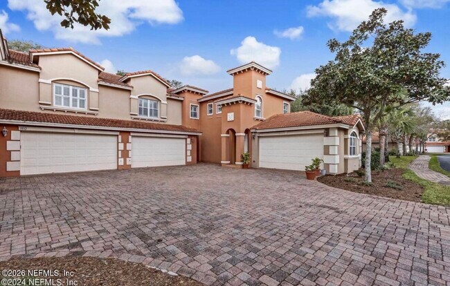 Building Photo - 156 Hidden Palms Ln