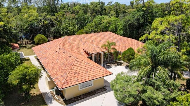 Building Photo - 9033 Winding Woods Dr