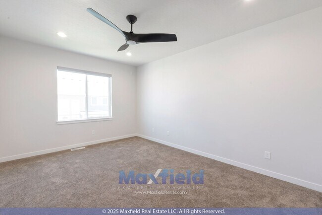 Building Photo - Modern EV Friendly Upgraded 5 BD 4 BA 3 GA...