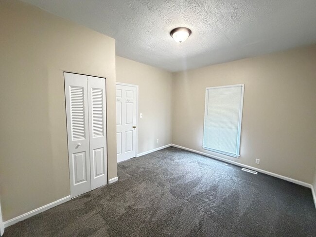 Building Photo - 1411 Sale Ave