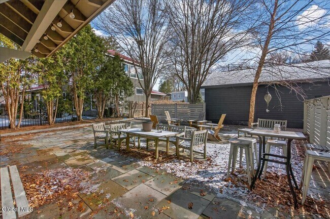 Building Photo - 5 Swanner Ln