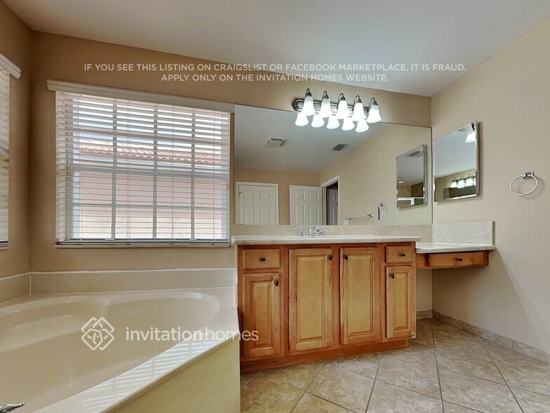 Building Photo - 8267 Emerald Winds Cir