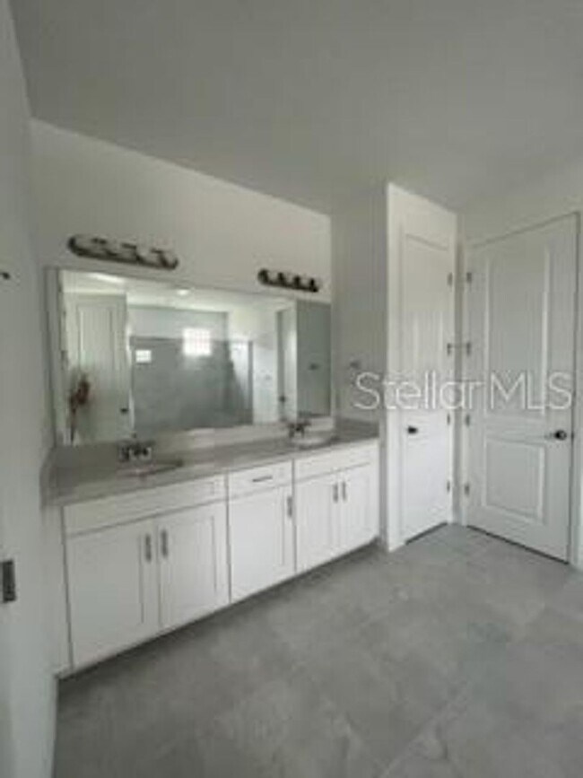 Building Photo - Bellalago Beauty
