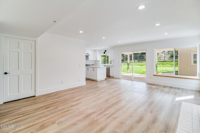 Building Photo - 6823 Castle Peak Dr