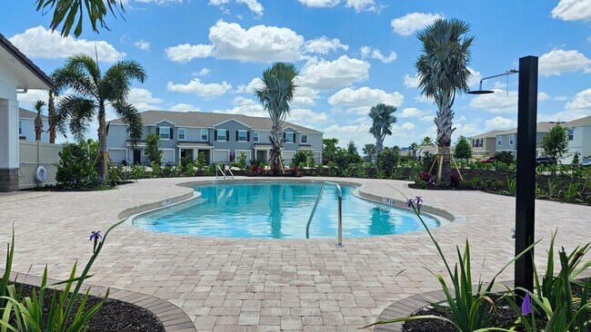 Building Photo - SPACIOUS STAR FARMS 3 BEDROOM/2.5 BATH TOWNHOME PRE-LEASING FOR APRIL 2026!