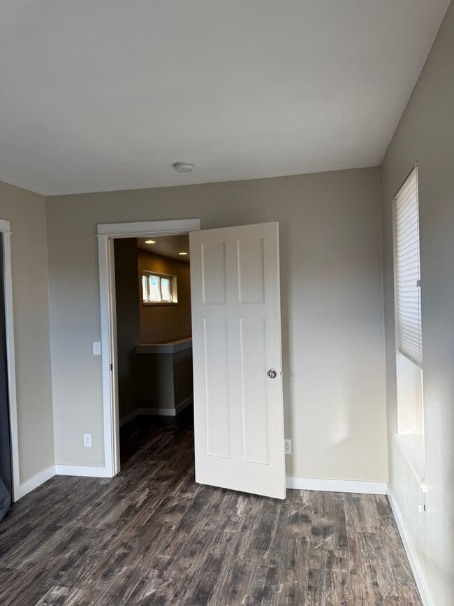 Building Photo - A Lovely Westside Single Family Home in the Desirable Valley West Subdivision