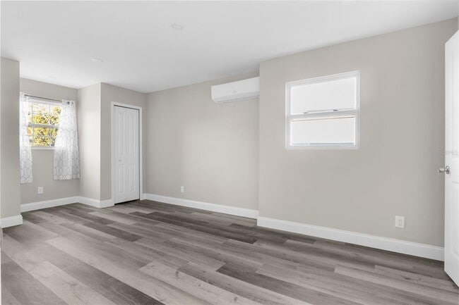 Building Photo - 5318 9th Ave N