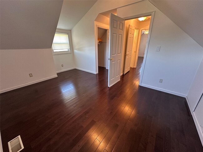 Building Photo - 14 Somers Ln