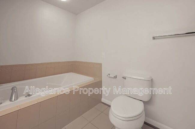Building Photo - 15555 John Diskin Cir