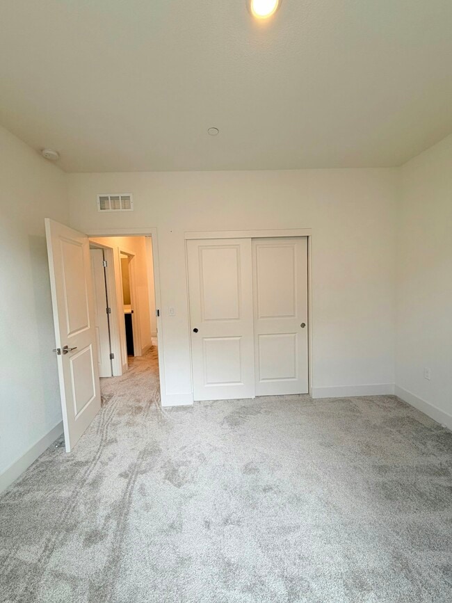 Building Photo - 5242 Upton Ave