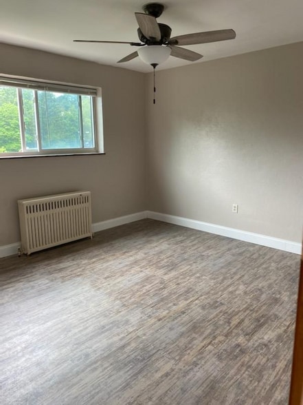 Building Photo - 1 Glen Elm Dr